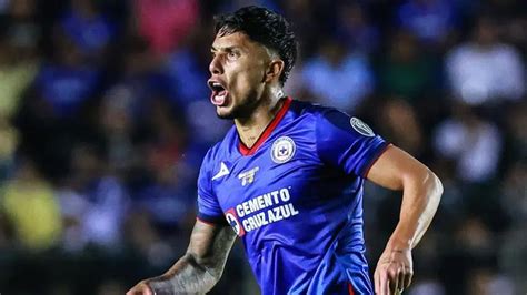 El Cruz Azul Anuncia De Manera Oficial La Salida De Carlos Salcedo