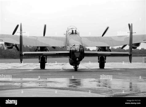 Avro Lancaster bomber Stock Photo - Alamy