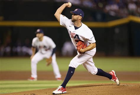 Adam Wainwright Begins His Yearly Tradition