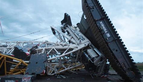 Wind Takes Big Crawler And A Tele