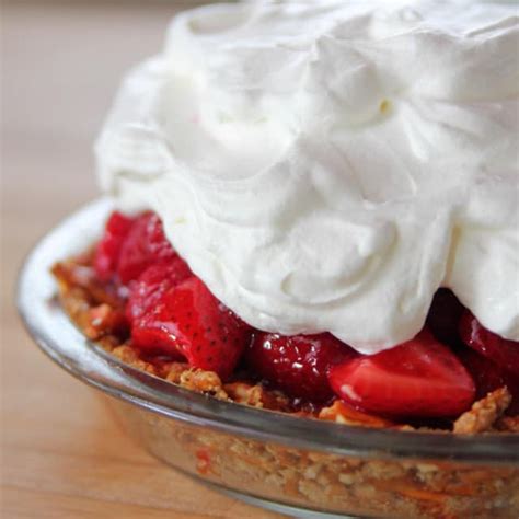 Strawberry Pretzel Pie Punchfork