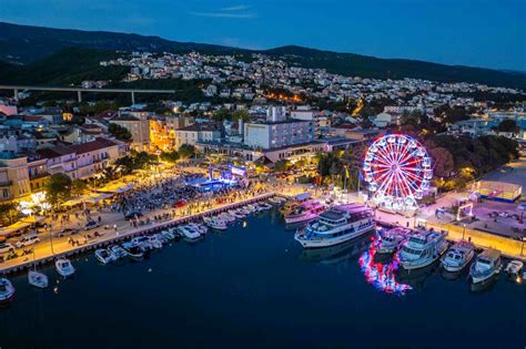 Festival Na palade ispunio Trg Stjepana Radića pjevalo se kao na filmu