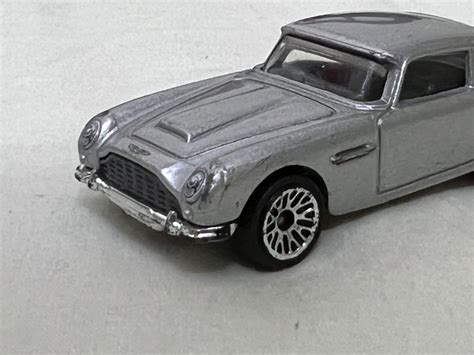 Hot Wheels X James Bond 007 Aston Martin Db5 Hobbies Toys Toys Games On Carousell