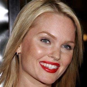 Sunny Mabrey - Age, Bio, Family | Famous Birthdays