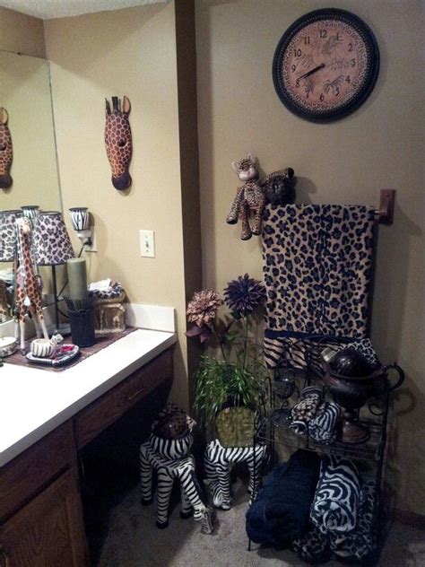 Safari Bathroom Decor / African Safari Bathroom Curtain Ideas / Let us ...