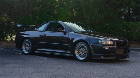 1999 Nissan Skyline Gt R R34 Wears A Rare Color