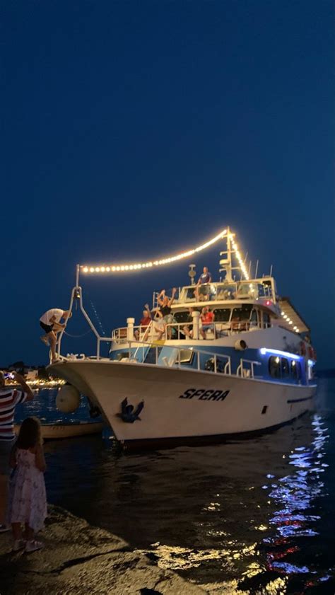 Party boat | Boat party, Yacht party, Boat birthday parties