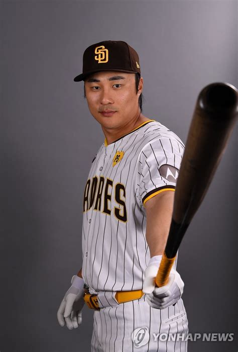 김하성 첫 Mlb 시범경기서 1안타 1볼넷 100％ 출루 연합뉴스