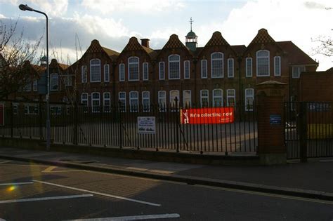 South Park School © Glyn Baker Geograph Britain And Ireland