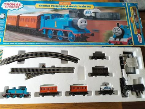 HORNBY THOMAS THE Tank Engine And Friends Passenger & Goods Train Set 00 Gauge £55.00 - PicClick UK