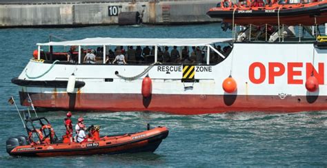 Photos Migrant Rescue Boat Arrives In Spain After Rejection By Italy