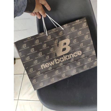 Jual Paperbag NEW BALANCE Original 35x14x24 CM BROWN Coklat Tempat