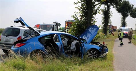 J Chen Drei Schwerverletzte Bei Frontalzusammensto Im Ortsteil D Rselen