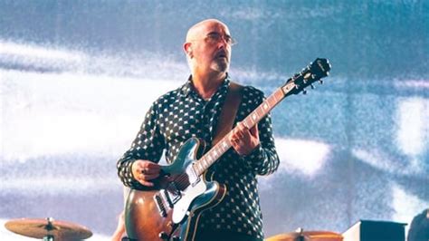 Former Oasis Guitarist Bonehead Says Cancer Has Gone