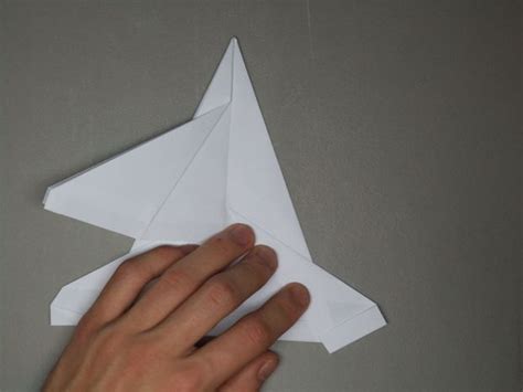 Cómo doblar un plano F 16 Origami Paso 12 Forma de la derecha y