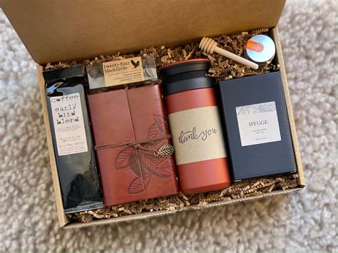 corporate gifts  employees unisex   gift box  men