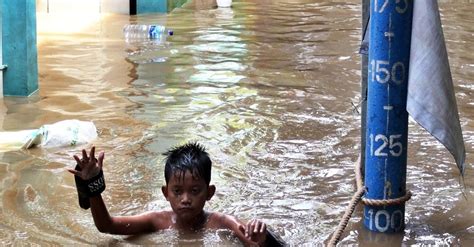 Bpbd Dki Titik Banjir Di Jakarta Bertambah Jadi Rt