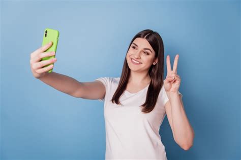 Premium Photo Portrait Of Friendly Positive Lady Hold Phone Make