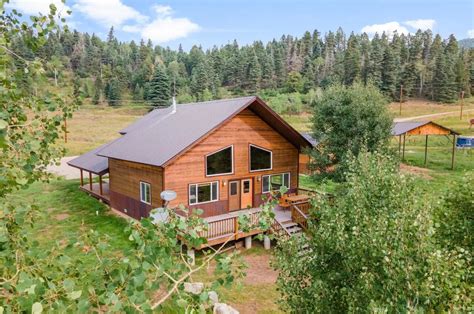 11 Cozy Mountain Cabins in Colorado for an Adventure Getaway