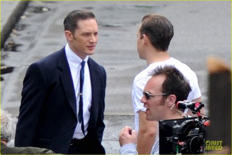 Tom Hardy Is The Handsome Legend In A Suit Photo 3152844 Tom Hardy Photos Just Jared