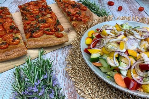 Einfaches Low Carb Focaccia Rezept Mit Tomaten Rosmarin