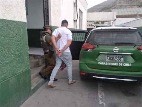 Carabineros Detiene En Cha Aral A Dos Personas Que Transitaban En