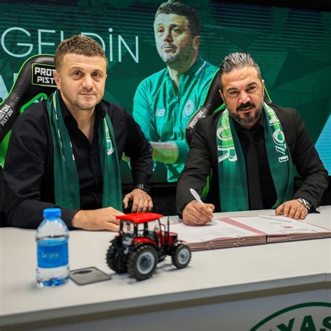 Konyaspor Hakan Keleş ile resmi sözleşmeyi imzaladı