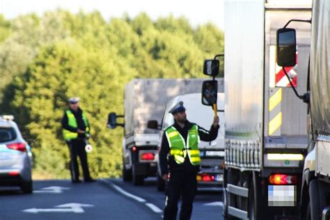 Policjanci sprawdzili stan trzeźwości prawie 400 kierujących ZDJĘCIA