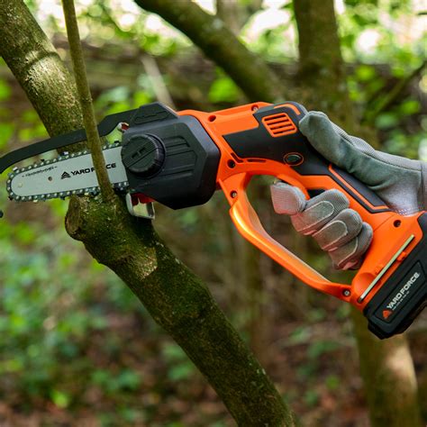 Yard Force Ls C13 20v Cordless Pruning Saw Wilko