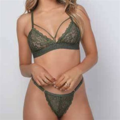 CONJUNTO TRIANGULO DE PUNTILLA SIN TAZA TANGA LESS SEXY LALI T100 OLIVA