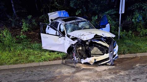 Tragiczny Wypadek W Po Czynie Zdroju Nie Yje Letni Kierowca Bmw