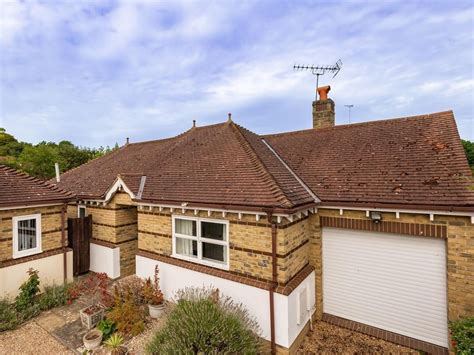 2 Bed Detached Bungalow For Sale In The Green Theydon Bois Epping