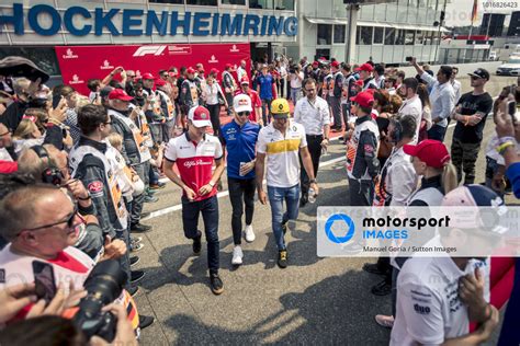 Charles Leclerc Mon Alfa Romeo Sauber F Team Pierre Gasly Fra