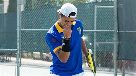 Conquista oro histórico en tenis para la UANL Vida Universitaria