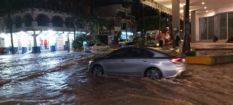 Fuerte Lluvia Sorprende A Vallartenses