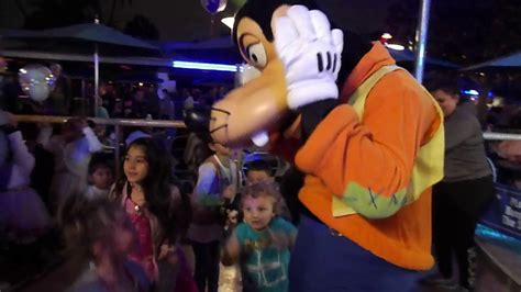 Disneyland Get Your Ears On Dance Party Peter Goofy Youtube