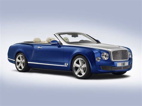 Check Out This Awesome New Bentley That Will Give Rolls-Royce A Run For Its Money | Business Insider