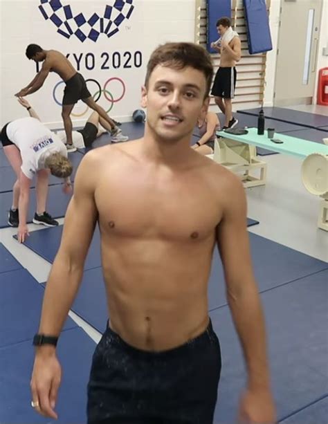 Pin By 黄子龙 On Tom Daley Tom Daley Speedo Toms