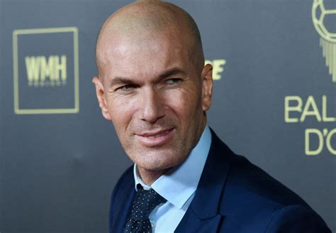 Place au jeu et à la Coupe du monde Zinedine Zidane veut mettre de