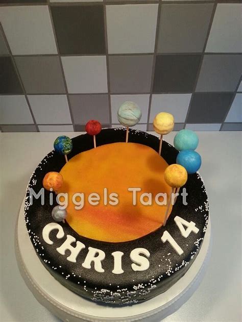 Solar Cake Decorated Cake By Henriet Miggelenbrink CakesDecor