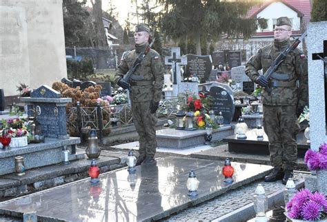 Na Tym Cmentarzu W Malborku Spocz O Dw Ch Powsta C W Wielkopolskich