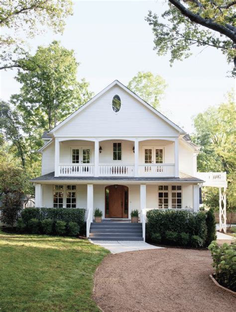 The Best Classic White Farmhouse Inspiration House Exterior Dream