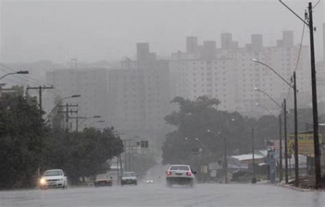 Chuva causa estragos em Goiânia e deixa moradores sem energia Tribuna