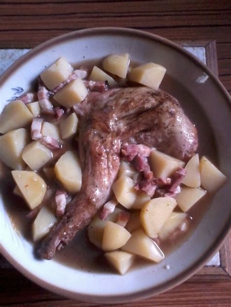 Epaule De Lapin En Sauce Ses Lardons De Poitrine Fum E Et Ses Pommes