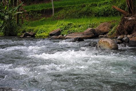 River and Rocks Nature Photography 12674846 Stock Photo at Vecteezy