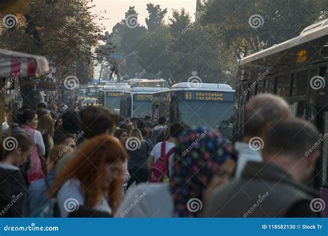 People Waiting For Bus Editorial Image Image Of Line 118582130