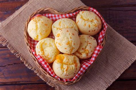 Dia do Pão de Queijo conheça a origem dessa iguaria mineira