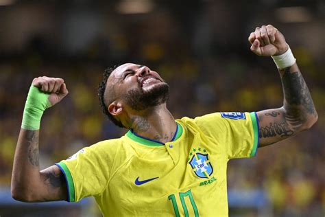 Neymar addresses Pele comparison after breaking Brazil legend’s goal ...