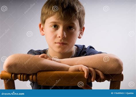 Petit Gosse Triste Image Stock Image Du Mignon Triste 17649943