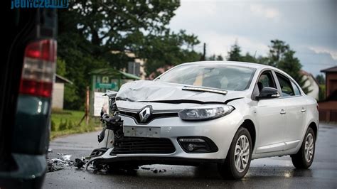 ŻARNOWIEC Zderzenie Renault i Volkswagena